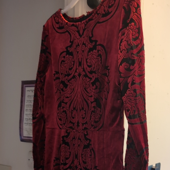 VENUS Red and Black Long Sleeve Dress - Picture 1 of 3